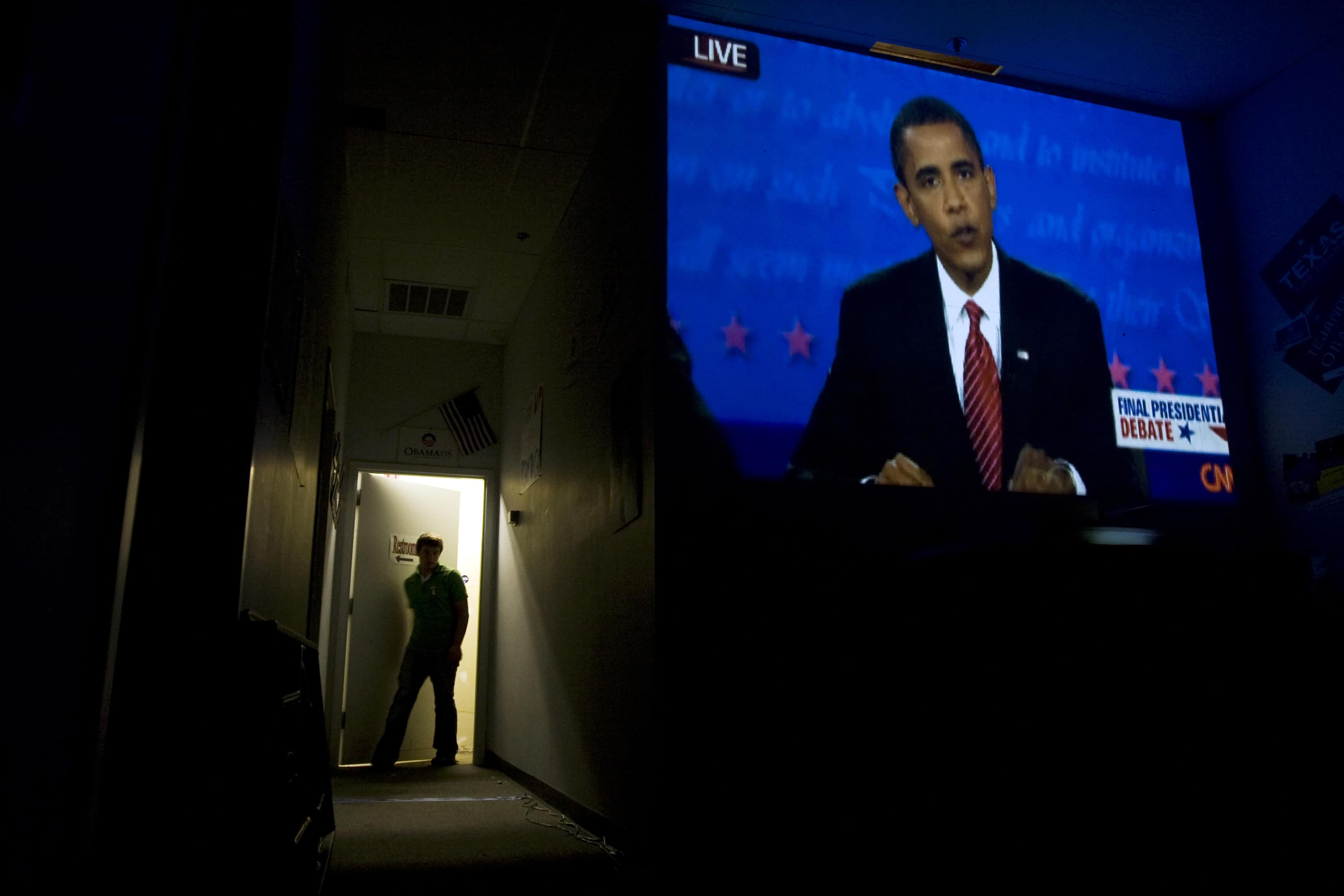 Obama supporters watch the final presidential debate, 2008